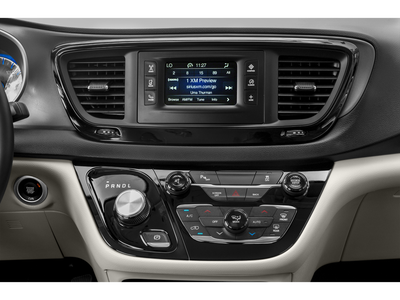 2019 Chrysler Pacifica Limited Uconnect® Theater