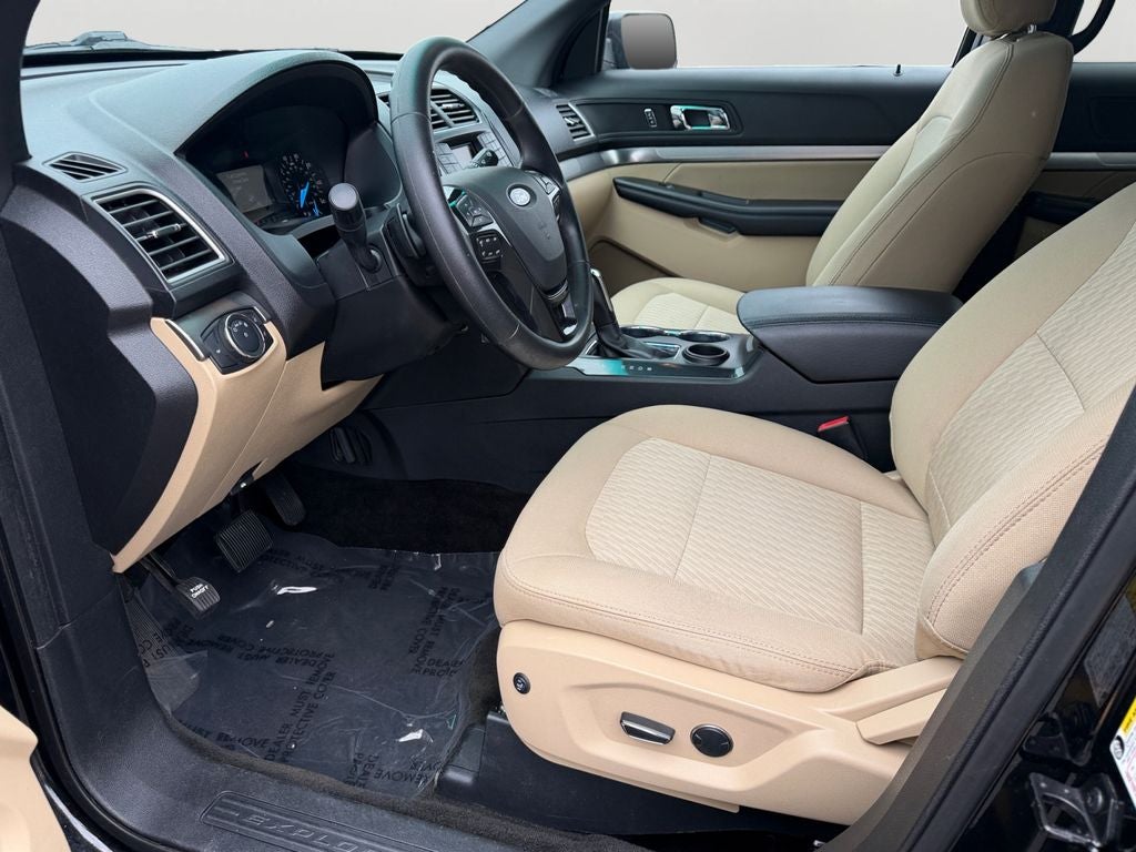 2017 Ford Explorer Base