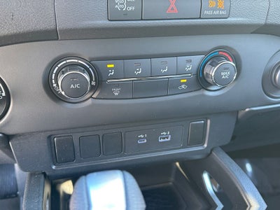 2023 Nissan Frontier SV