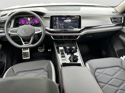 2024 Volkswagen Atlas 2.0T Peak Edition SE w/Technology - Low Miles!