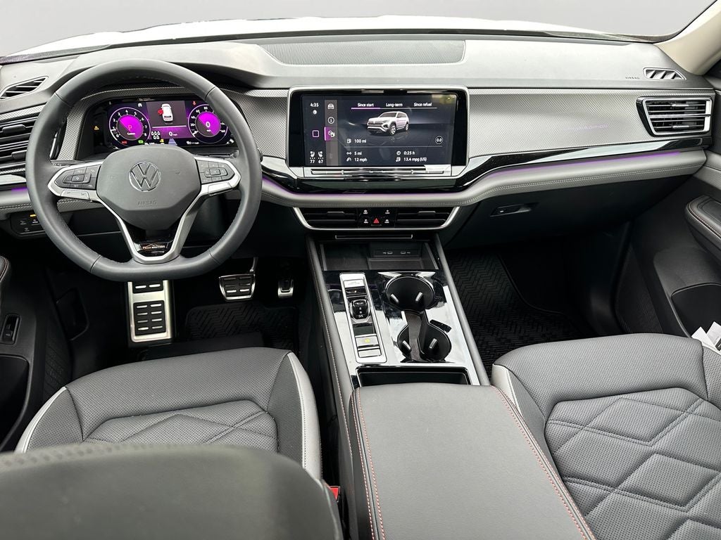 2024 Volkswagen Atlas 2.0T Peak Edition SE w/Technology - Low Miles!