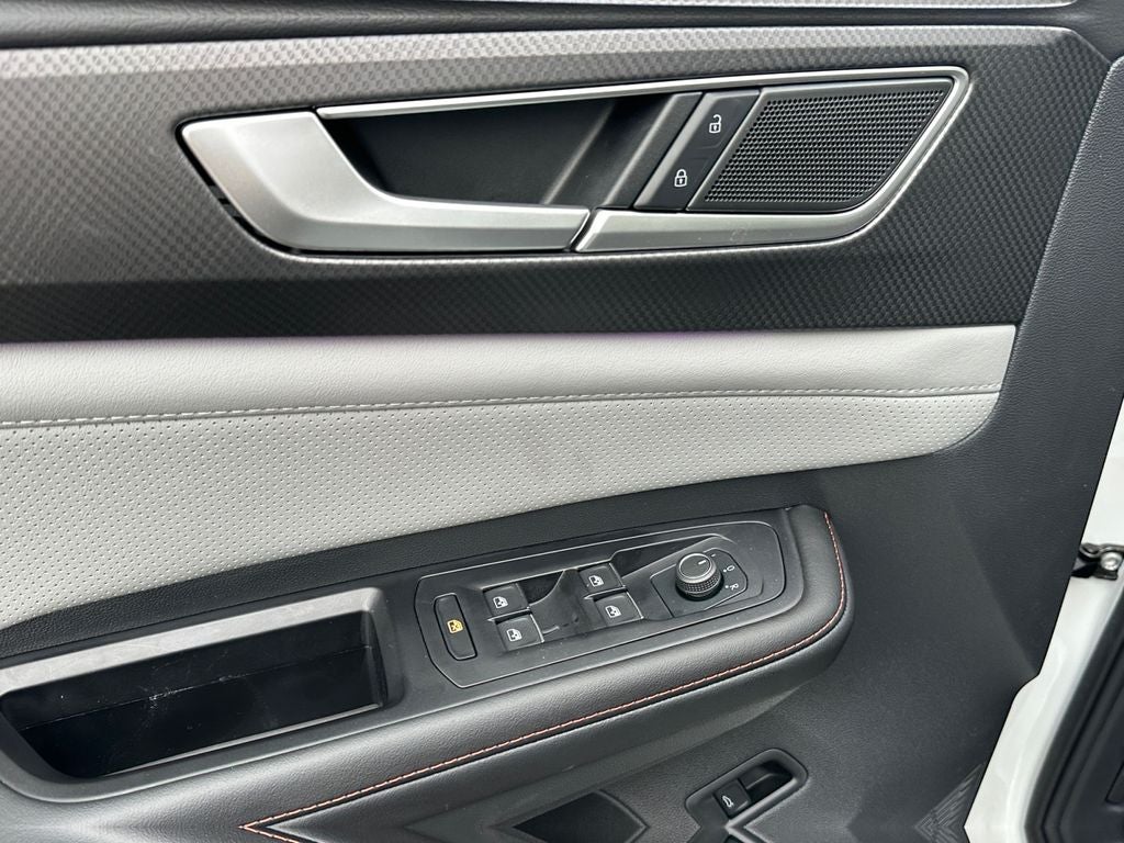 2024 Volkswagen Atlas 2.0T Peak Edition SE w/Technology - Low Miles!