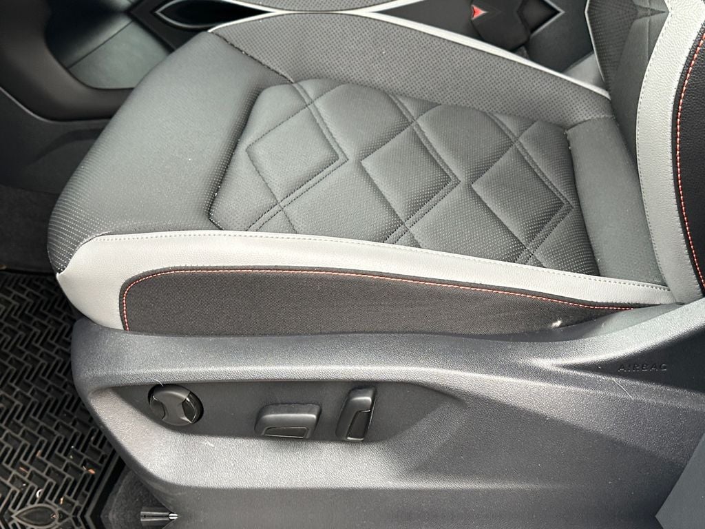 2024 Volkswagen Atlas 2.0T Peak Edition SE w/Technology - Low Miles!