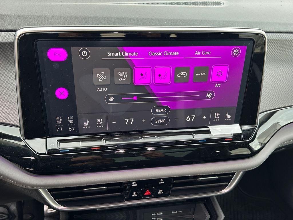 2024 Volkswagen Atlas 2.0T Peak Edition SE w/Technology - Low Miles!