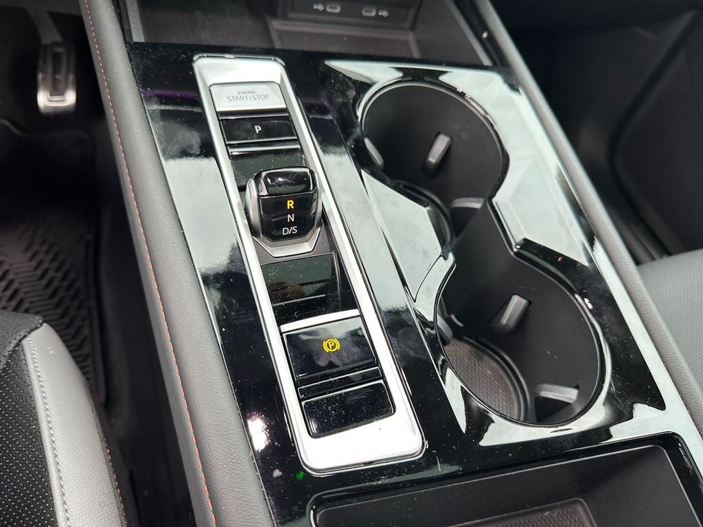 2024 Volkswagen Atlas 2.0T Peak Edition SE w/Technology - Low Miles!