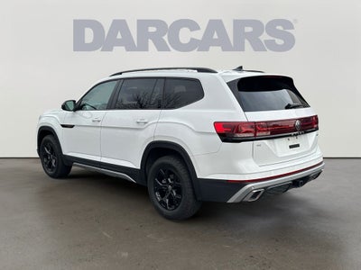 2024 Volkswagen Atlas 2.0T Peak Edition SE w/Technology - Low Miles!