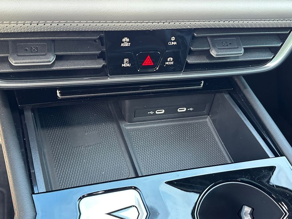 2024 Volkswagen Atlas 2.0T Peak Edition SEL - Low Miles!