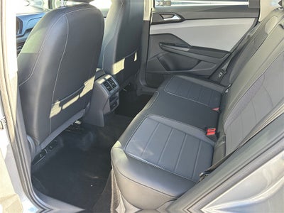 2023 Volkswagen Taos 1.5T SE - Very Low Miles!