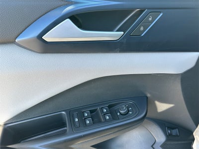 2023 Volkswagen Taos 1.5T SE - Very Low Miles!