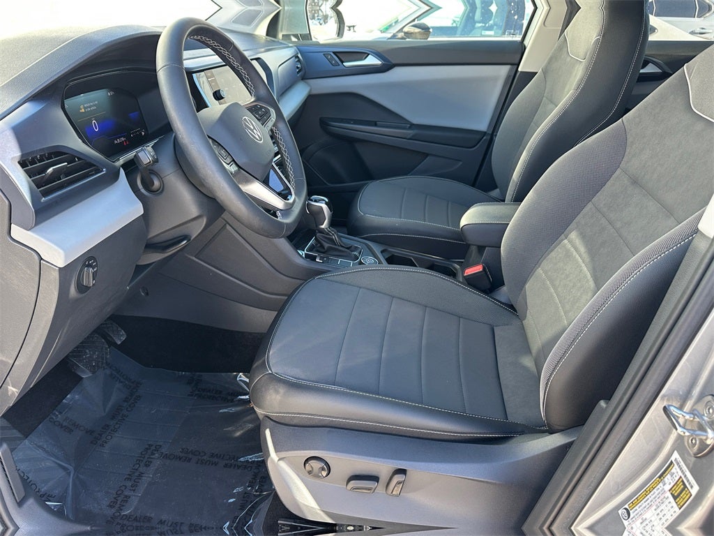 2023 Volkswagen Taos 1.5T SE - Very Low Miles!