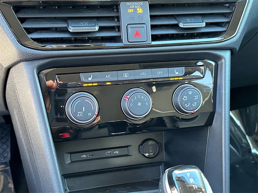 2023 Volkswagen Taos 1.5T SE - Very Low Miles!