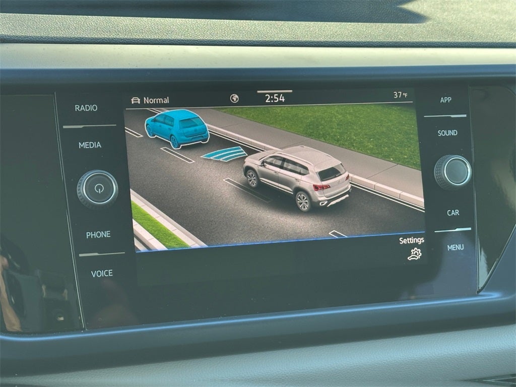 2023 Volkswagen Taos 1.5T SE - Very Low Miles!