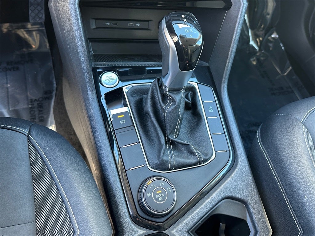 2023 Volkswagen Taos 1.5T SE - Very Low Miles!