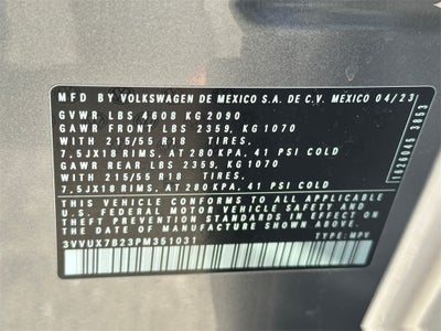 2023 Volkswagen Taos 1.5T SE - Very Low Miles!