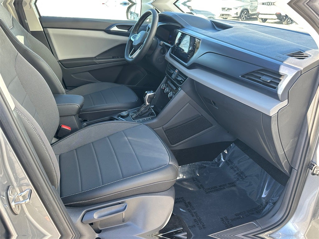 2023 Volkswagen Taos 1.5T SE - Very Low Miles!