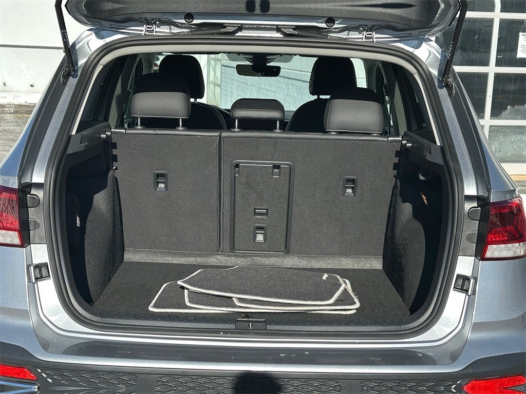 2023 Volkswagen Taos 1.5T SE - Very Low Miles!