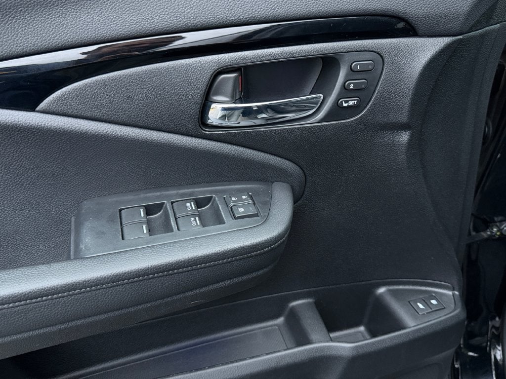 2021 Honda Pilot Touring 8 Passenger