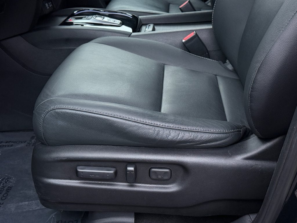 2021 Honda Pilot Touring 8 Passenger