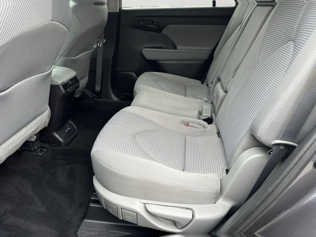 2021 Toyota Highlander LE