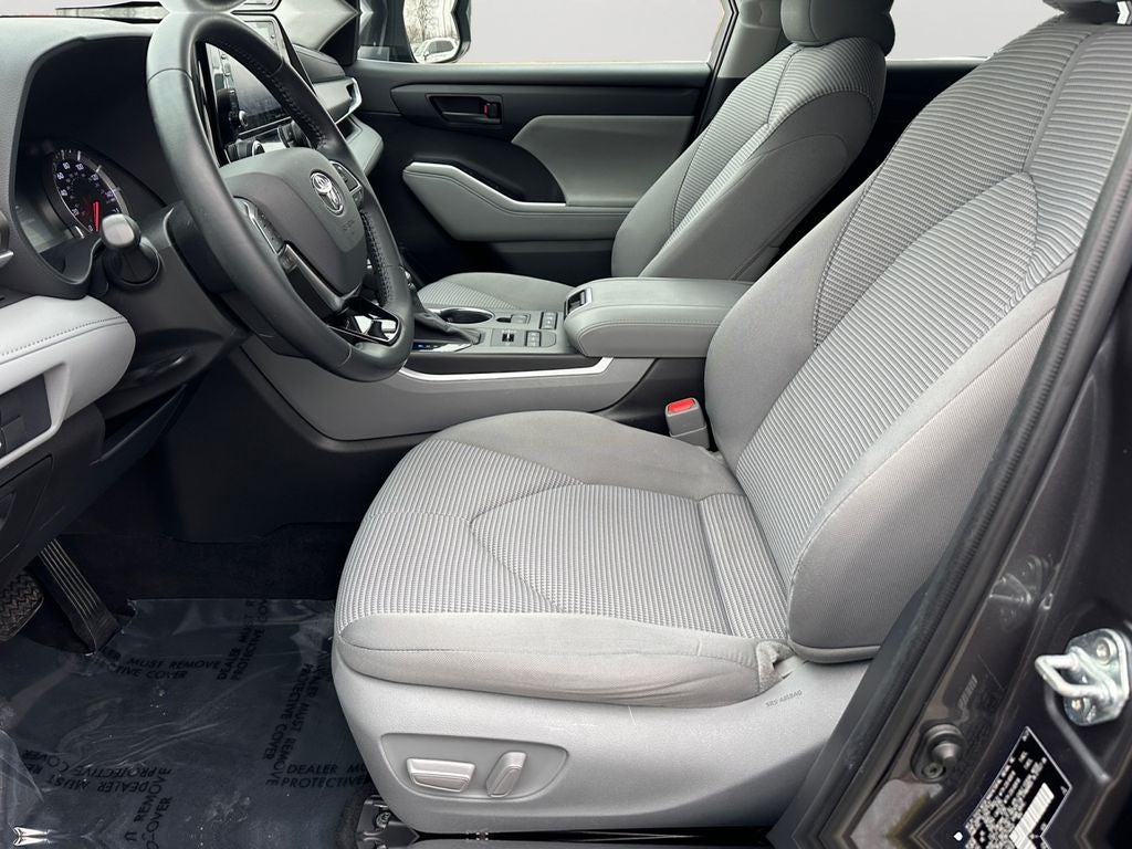 2021 Toyota Highlander LE