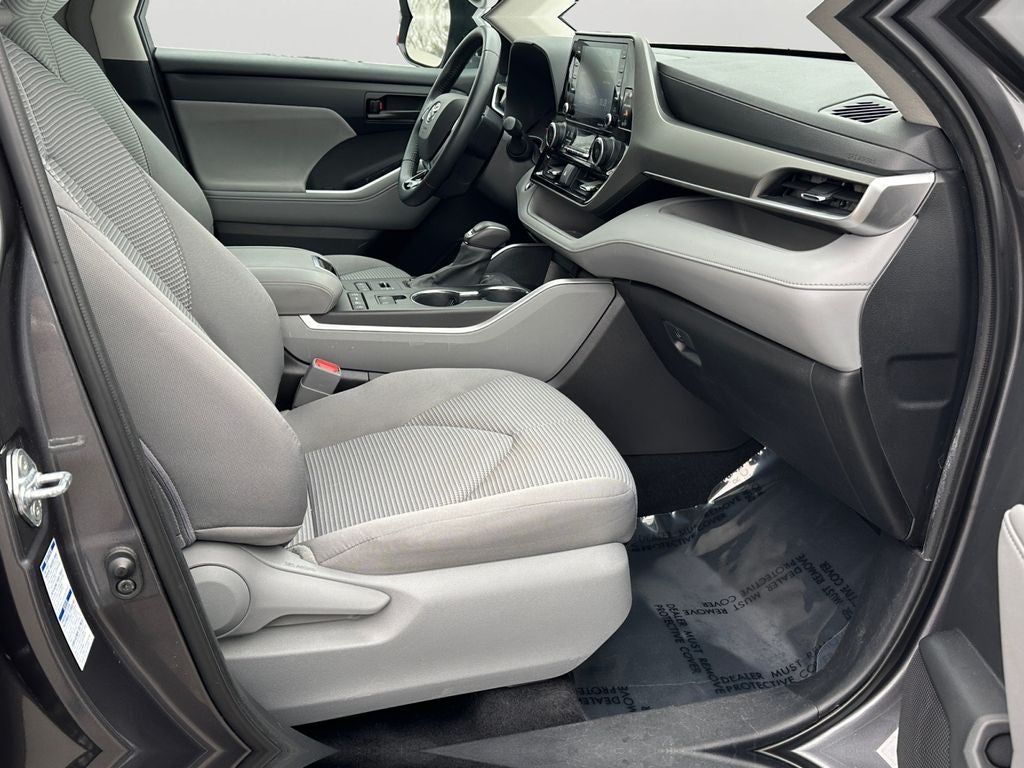 2021 Toyota Highlander LE