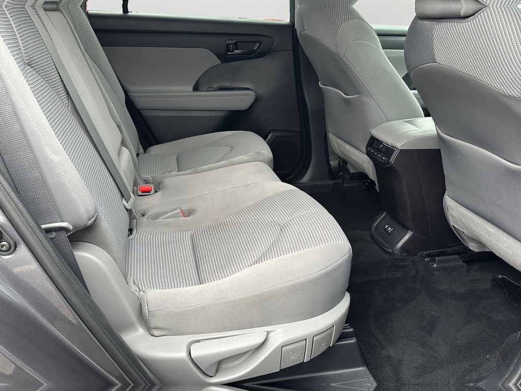 2021 Toyota Highlander LE