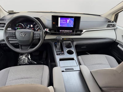 2025 Toyota Sienna LE 8 Passenger
