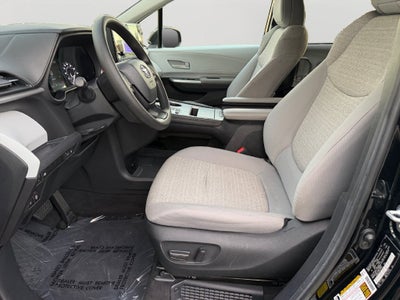 2025 Toyota Sienna LE 8 Passenger