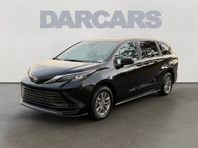 2025 Toyota Sienna LE 8 Passenger