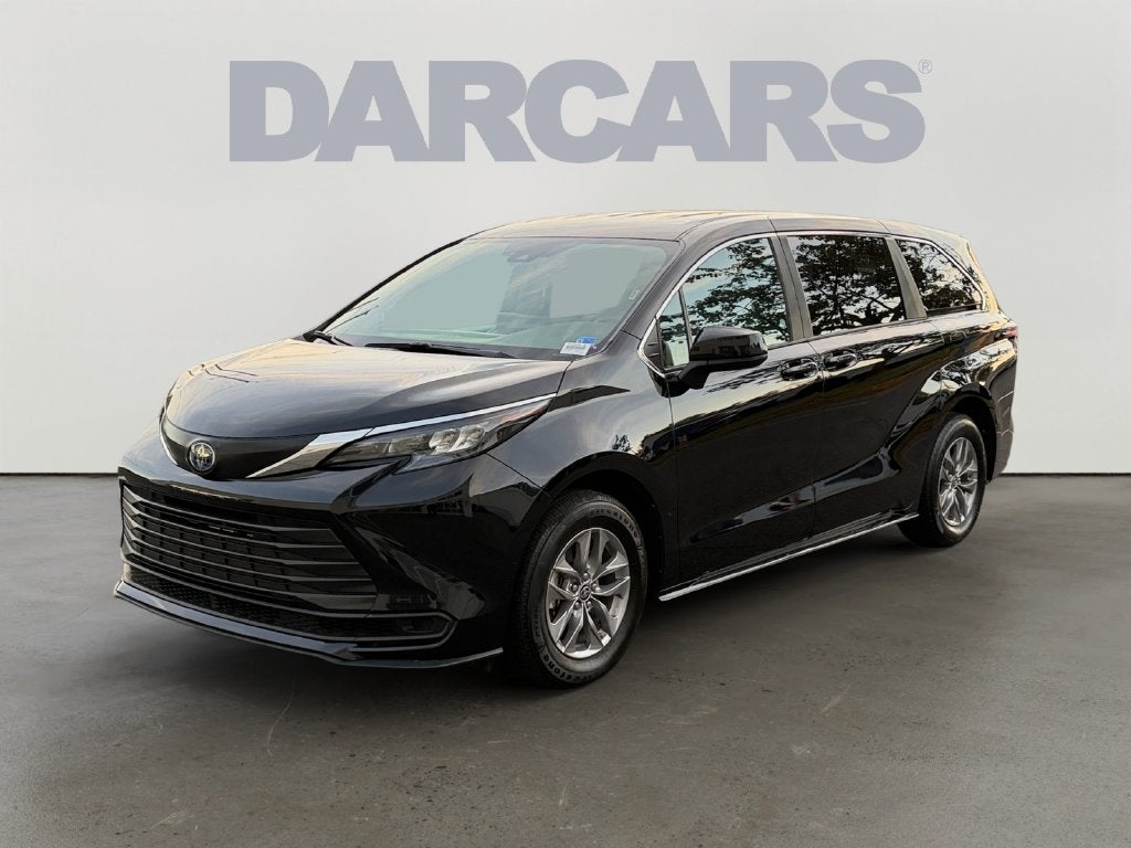 2025 Toyota Sienna LE 8 Passenger