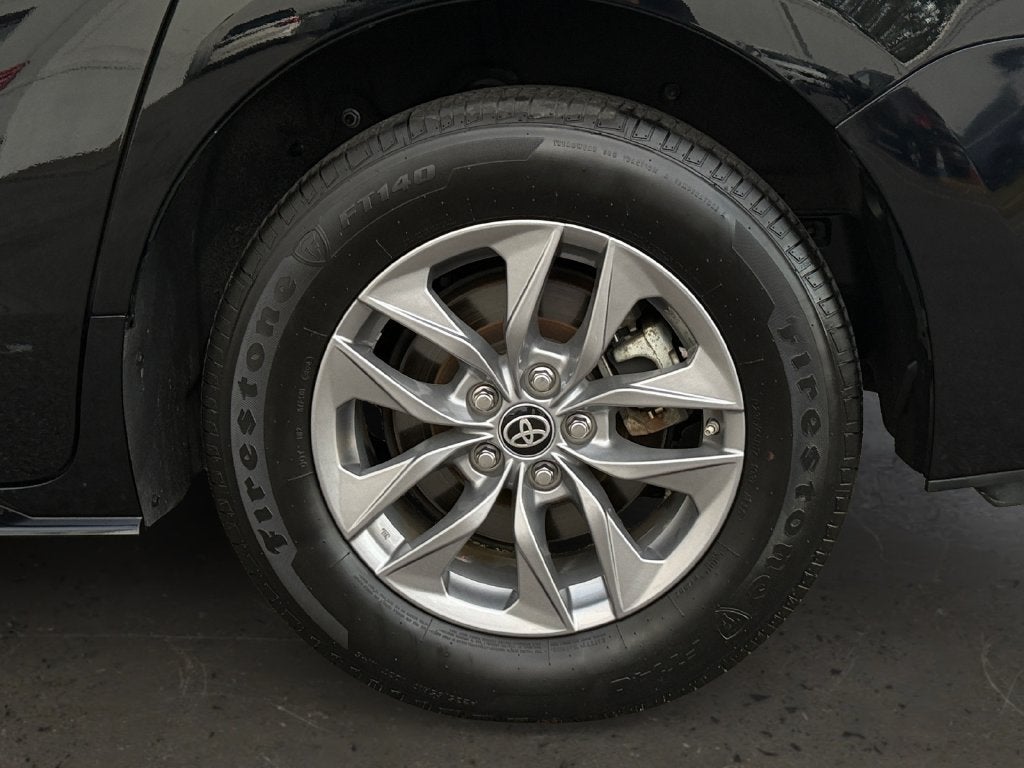 2025 Toyota Sienna LE 8 Passenger