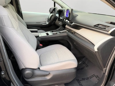 2025 Toyota Sienna LE 8 Passenger