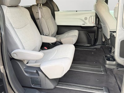 2025 Toyota Sienna LE 8 Passenger
