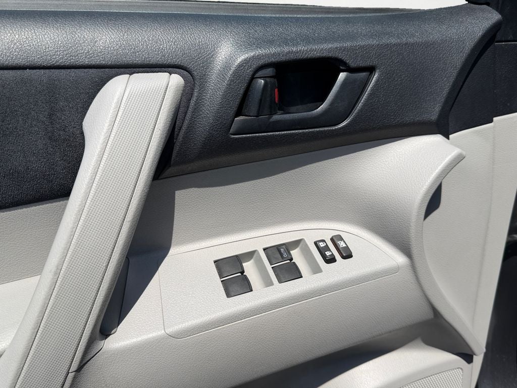 2013 Toyota Highlander Base