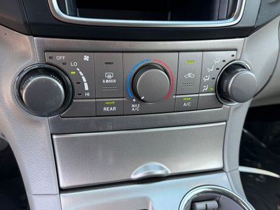 2013 Toyota Highlander Base