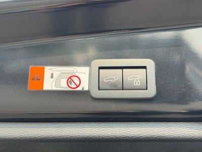 2026 Toyota Corolla Cross XLE "Moonroof"