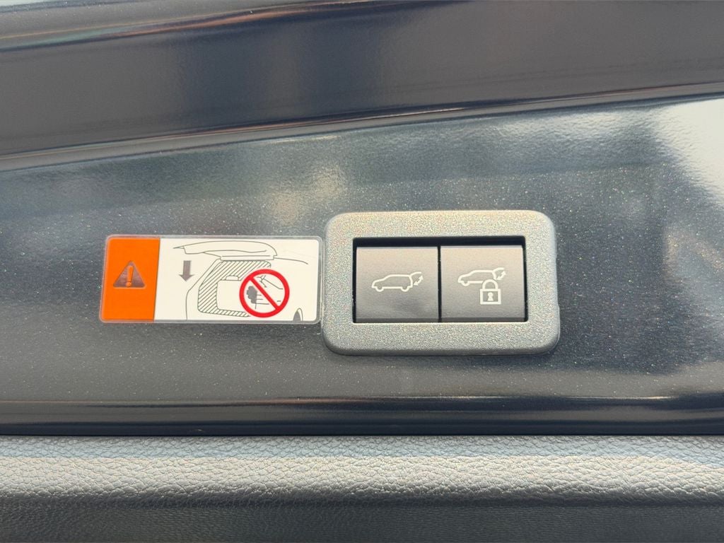 2026 Toyota Corolla Cross XLE "Moonroof"