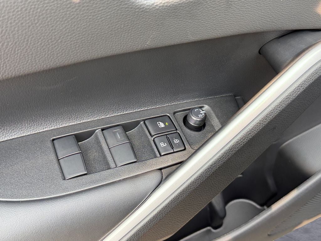2026 Toyota Corolla Cross XLE "Moonroof"