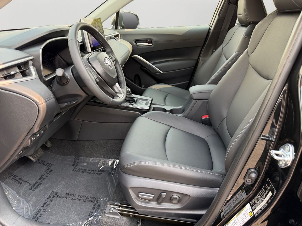 2026 Toyota Corolla Cross XLE "Moonroof"
