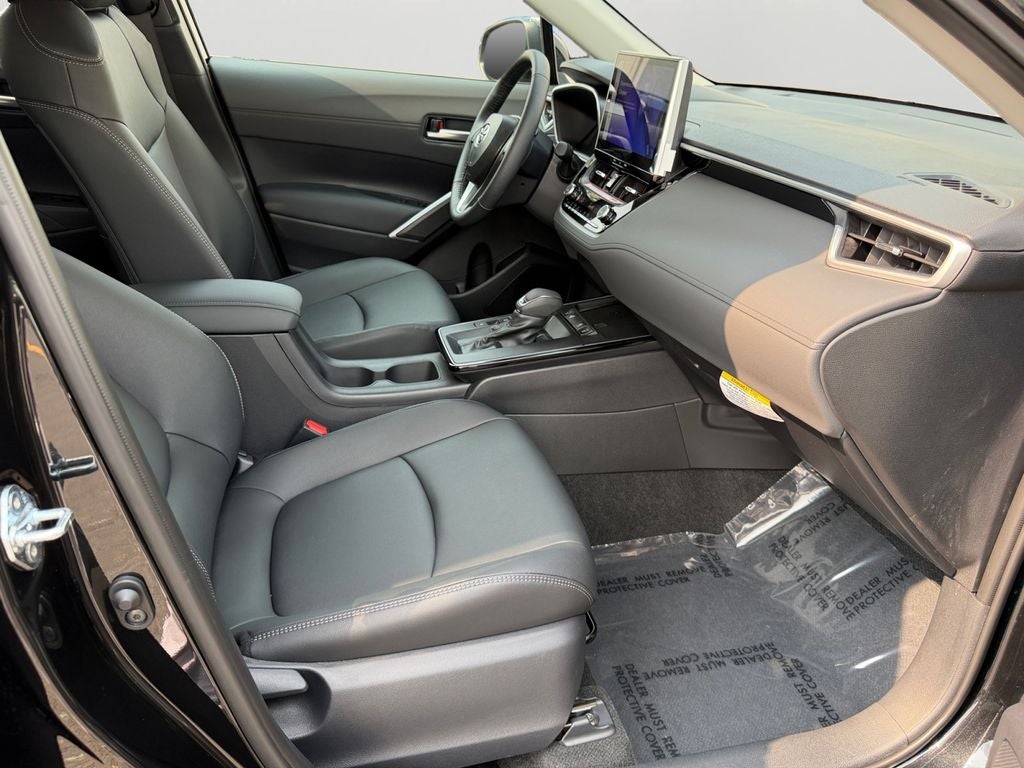 2026 Toyota Corolla Cross XLE "Moonroof"
