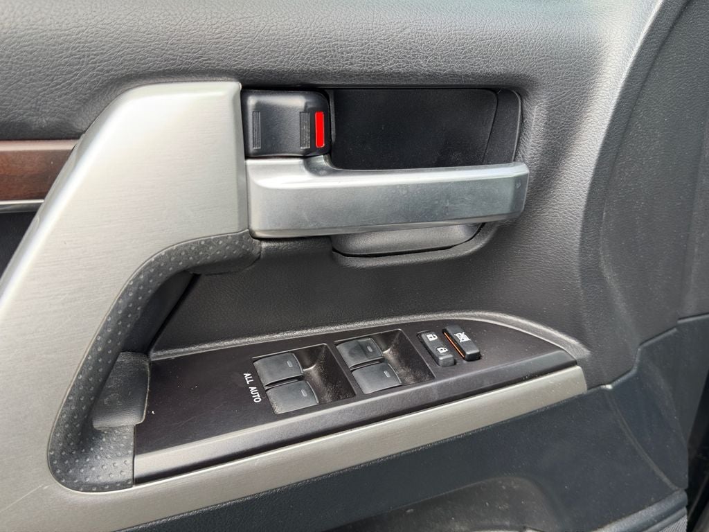 2019 Toyota Land Cruiser Base