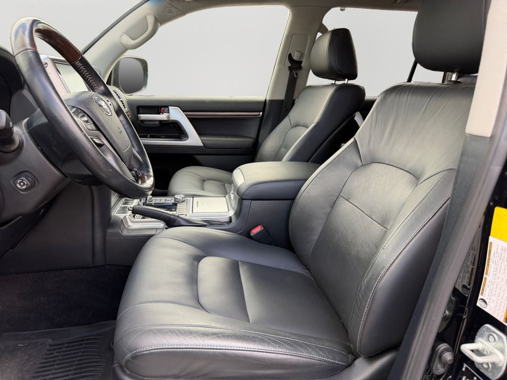2019 Toyota Land Cruiser Base