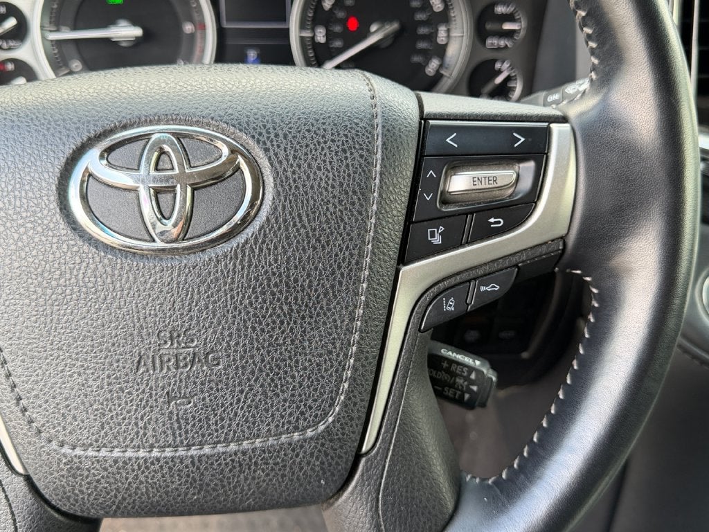 2019 Toyota Land Cruiser Base