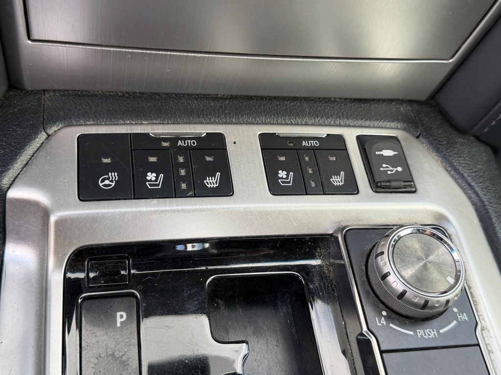 2019 Toyota Land Cruiser Base