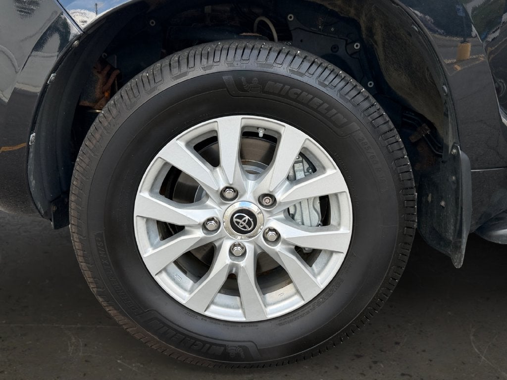 2019 Toyota Land Cruiser Base