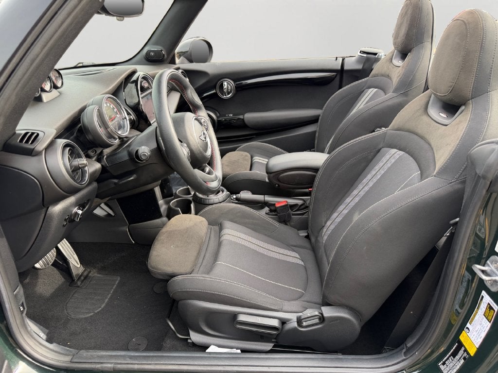 2017 MINI John Cooper Works Base