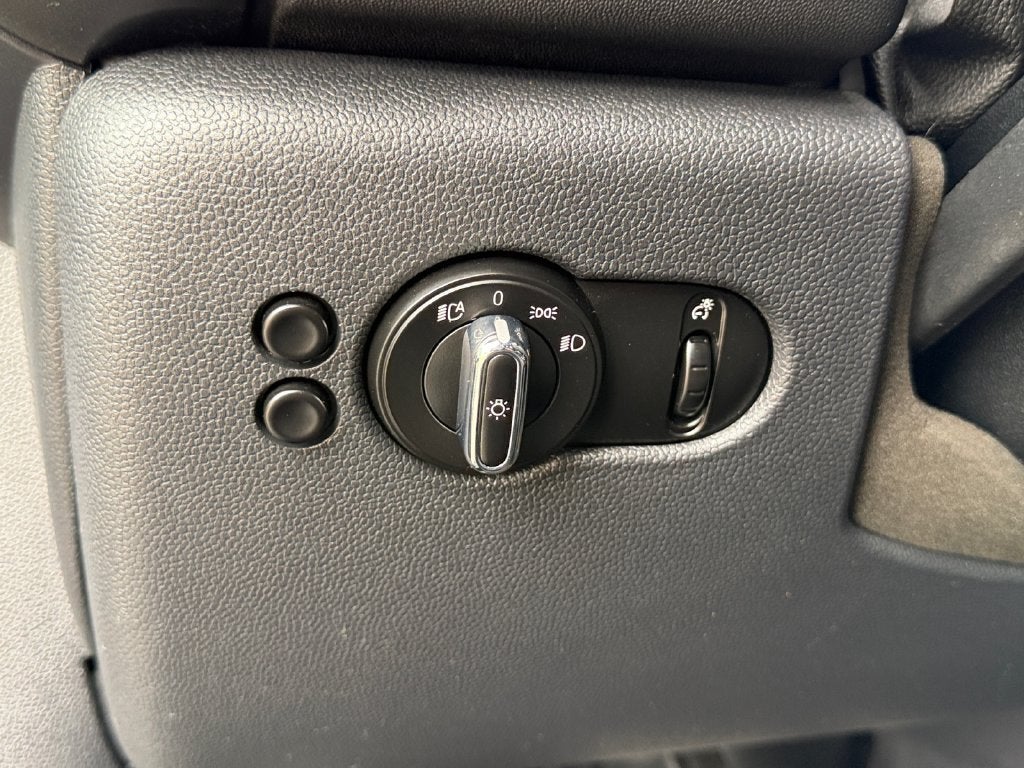 2017 MINI John Cooper Works Base