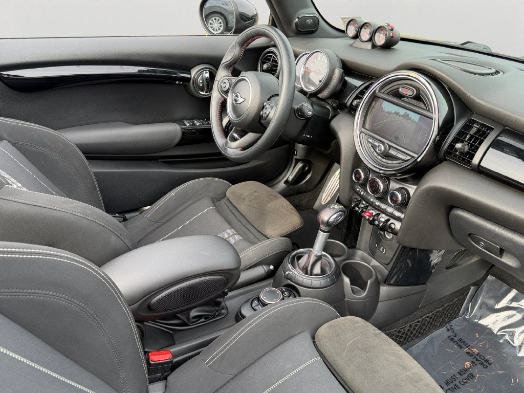2017 MINI John Cooper Works Base