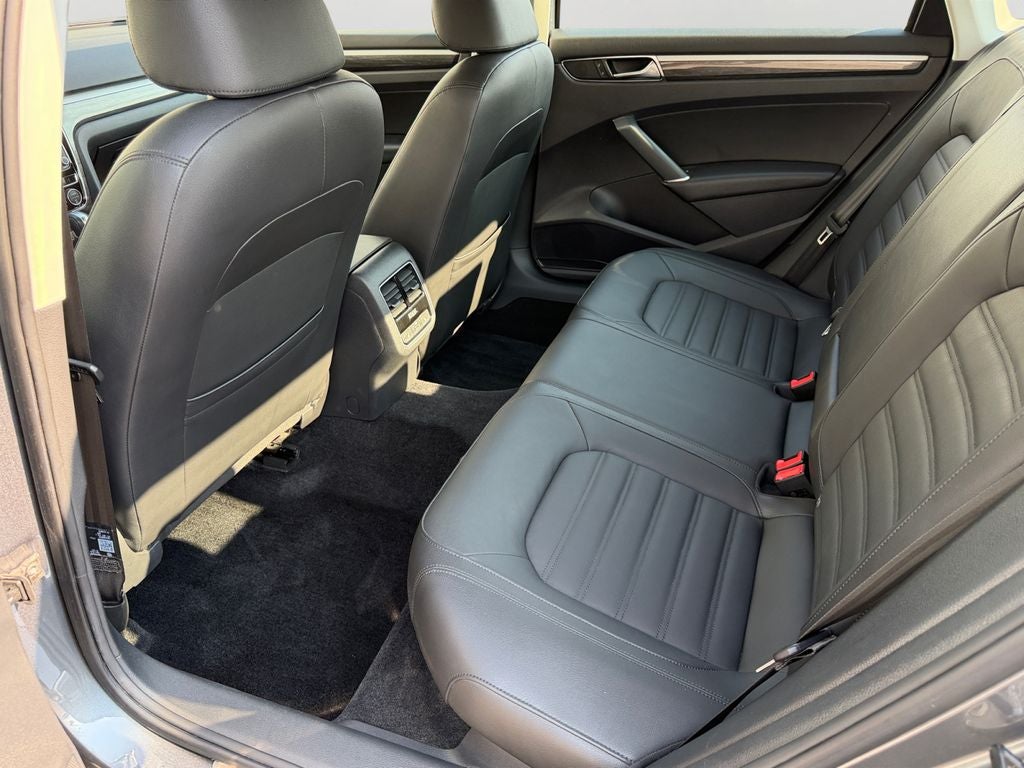 2017 Volkswagen Passat SEL Premium