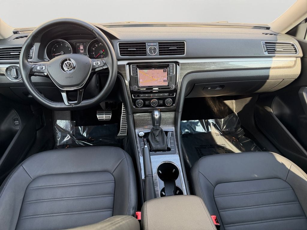 2017 Volkswagen Passat SEL Premium